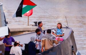 Ridículo internacional de la flotilla Global Sumud: Segundo regreso de Colau, Thunberg y Gang al puerto de Barcelona