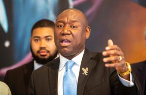 Ben Crump promete justicia para el hombre negro disparado por la policía de Aurora