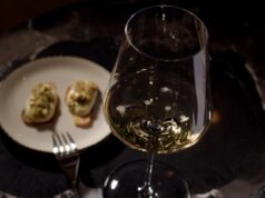 El vinilo del domingo de Denver reconocido como uno de los mejores bares de vinos en los Estados Unidos