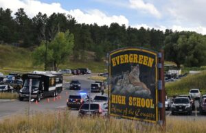 Cierres escolares de las fuerzas de tiro de la escuela secundaria Evergreen en Jeffco