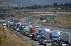 Westbound I-70 cerró en Denver para accidentes el lunes