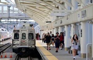 El robo de alambre de cobre obliga a RTD a cerrar el servicio de tren a lo largo de una línea