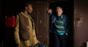 Dos de las mejores películas para ver en abril pertenecen a Neon: ‘The Christophers’ y ‘Exit 8’