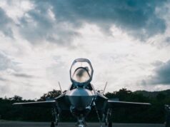 Donald Trump refuerza el envío de aviones de combate del Caribe en su escalada militar con Venezuela