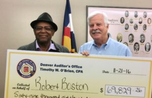 El auditor de Denver le dice al alcalde Mike Johnston: ‘Deja de interferir’ en el presupuesto