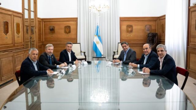 el-mandatario-chaqueno-participo-en-casa-rosada-del-encuentro-inaugural-junto-a-sus-pares-de-mendoza-y-entre-rios-2097940.jpg