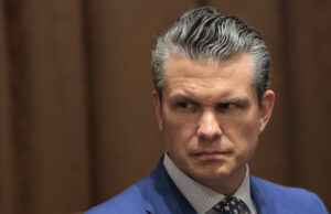 Pete Hegseth advierte a Maduro después del ataque contra el barco de Venezuela: “Debería estar preocupado”