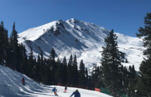 Tres áreas de esquí más en Colorado abren este fin de semana a pesar de las escasas nevadas