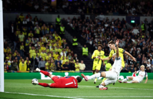 Tottenham acepta un regalo de Villarreal para comenzar ganando en la Liga de Campeones