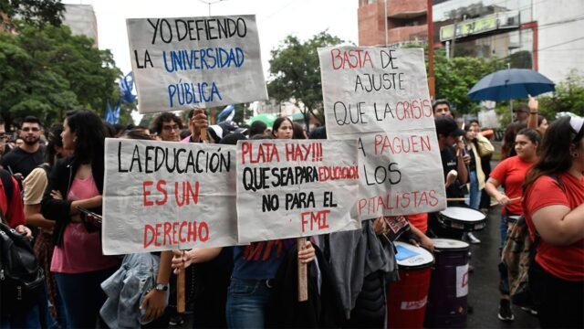 marcha-universitaria-unse-481190-103936.jpg