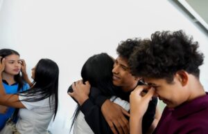 Venezuela recibe otro vuelo de deportación desde Texas en medio de cepas de crecimiento con nosotros
