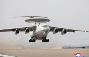 Corea del Sur envía un avión chárter a los trabajadores repatriados después de la redada de hielo en Georgia