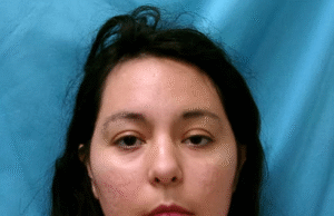 La madre de Texas enfrenta cargos de asesinato por presuntamente dejar a su hijo pequeño en un automóvil caliente a propósito