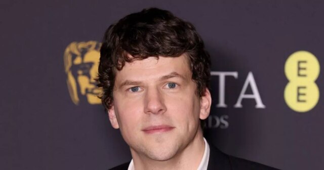 0_Jesse-Eisenberg-is-donating-a-kidney-to-a-stranger.jpg