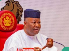 “Siempre lloro”: Akpabio menciona lo que constantemente le preocupa de Nigeria