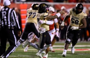 El fútbol de los Colorado Buffaloes derrotado en Utah