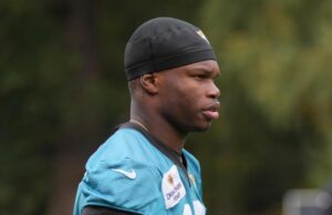 Travis Hunter de los Jaguars colocado en la reserva de lesionados por lesión en la rodilla
