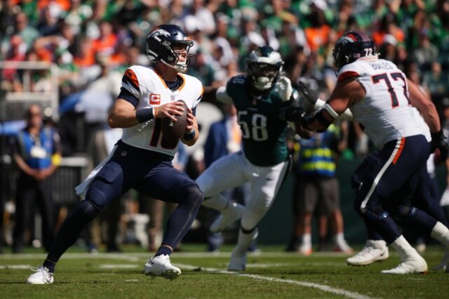 TDP-Z-Broncos-Eagles-Football_241850048.jpg