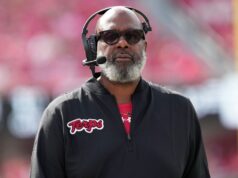 Maryland mantendrá al entrenador Mike Locksley e impulsará NIL, dice AD