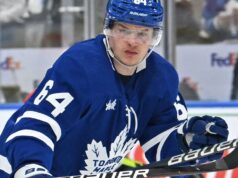 El ex centro de los Leafs, David Kampf, se une a los Canucks con un contrato de 1 año