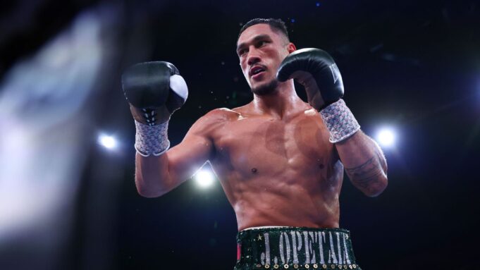 Zuffa Boxing firma al campeón de peso crucero de la FIB Jai Obetaia