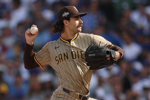 84-san-diego-padres-throws-112588555.jpg