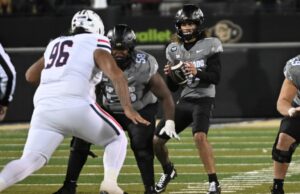 El enigma del mariscal de campo de fútbol de los Colorado Buffaloes