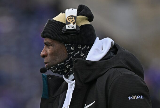 El entrenador en jefe de los Colorado Buffaloes, Deion Sanders, multará a los jugadores