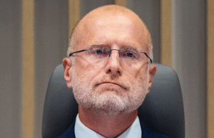 Exclusivo: El presidente de la FCC, Brendan Carr, inicia una investigación en la BBC por “distorsionar intencionalmente” el discurso de Trump