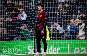 Wes Brown explica por qué Senne Lammens encaja mejor en Man Utd que Andre Onana