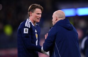 Steve Clarke y Sir Andy Murray reaccionan a lo que Scott McTominay hizo por Escocia en la victoria por 4-2 contra Dinamarca.