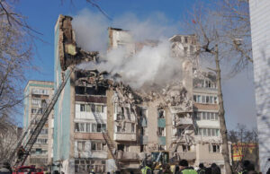 Varias naciones de la OTAN luchan contra sus aviones mientras un ataque aéreo ruso mata al menos a 20 personas