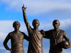 Leyendas del Manchester United entre los 200 asistentes al servicio conmemorativo de Denis Law