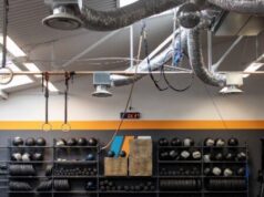 Cantante de Los Ángeles expulsada del gimnasio después de confrontación con un hombre que usaba el vestuario de mujeres