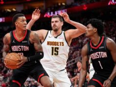 Los 34 puntos de Nikola Jokic llevan a los Nuggets a superar a los Rockets en la victoria de la Copa de la NBA