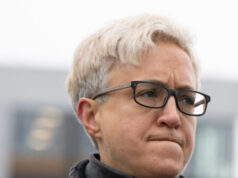 El gobernador de Oregón amenaza con investigar a los agentes que hacen cumplir las leyes de inmigración