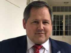 El respaldo de Ben Carson ‘significa volúmenes’