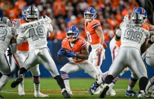 JK Dobbins de los Broncos lamenta la entrada con ‘caída de cadera’ y espera noticias sobre lesiones en el pie