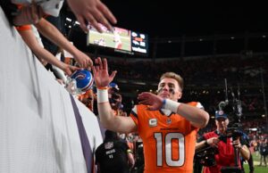 Los Denver Broncos vencieron a sus rivales divisionales Kansas City Chiefs 22-19 en la Semana 11 de la NFL