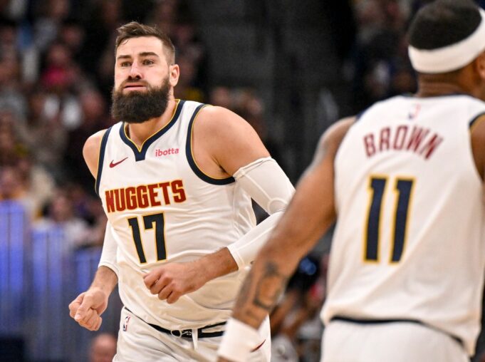 Jonas Valanciunas regresa, Nikola Jokic viaja con el equipo