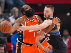 Cam Johnson y Christian Braun de los Nuggets abandonan el partido por lesiones