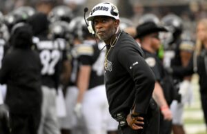El próximo AD de CU Buffs debe convencer a Deion Sanders de despedir amigos y contratar mejores entrenadores