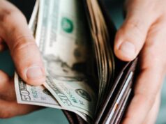 El condado de Illinois hace permanente el programa de ingreso básico garantizado