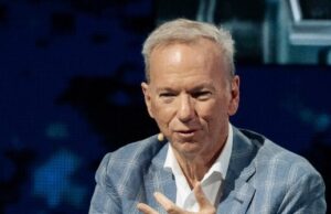 Eric Schmidt, megadonante demócrata y ex jefe de Google, acusado de violación por su ex amante en una presentación legal