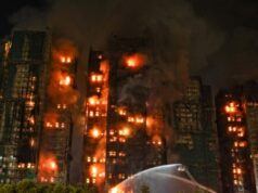 El incendio consume los rascacielos residenciales de Hong Kong; el número de muertos asciende a 13 y sigue aumentando