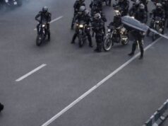 Las fuerzas de seguridad chocan con los estudiantes en medio de los disturbios por la crisis económica