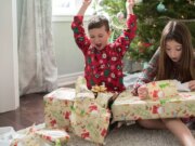 Maestra de jardín de infantes advierte sobre juguetes navideños peligrosos que podrían enviar a los niños a emergencias