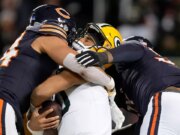 Jordan Love sale peor parado cuando Packers y Bears intercambian brutales ‘tiros bajos’