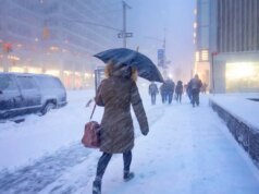 Grandes cortes de red nacional en Nueva York mientras el mapa muestra 300.000 personas sin electricidad en medio de una monstruosa tormenta de nieve