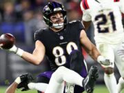 Mike Tirico pregunta ‘¿qué está haciendo?’ después de la desconcertante decisión del Sunday Night Football